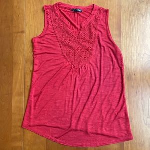 Cable & Gauge Red Tank Top with Lace Detail, Size Medium